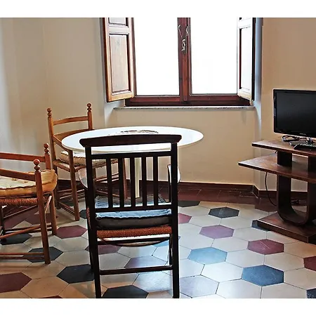 לינה וארוחת בוקר Borgo Largo 51