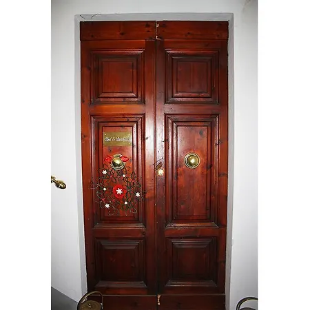 לינה וארוחת בוקר Borgo Largo 51